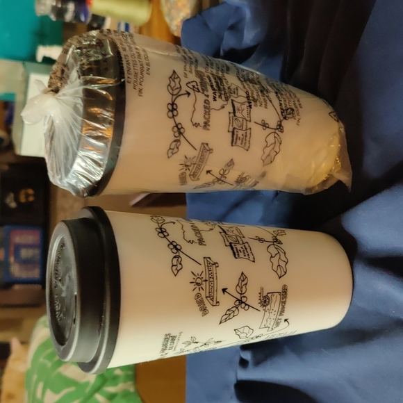 ✔️2 travel coffee mugs - Picture 1 of 4